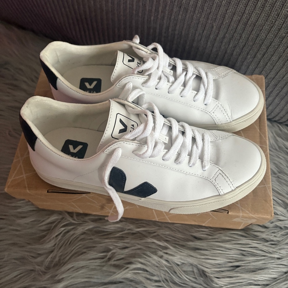 Women’s veja esplar